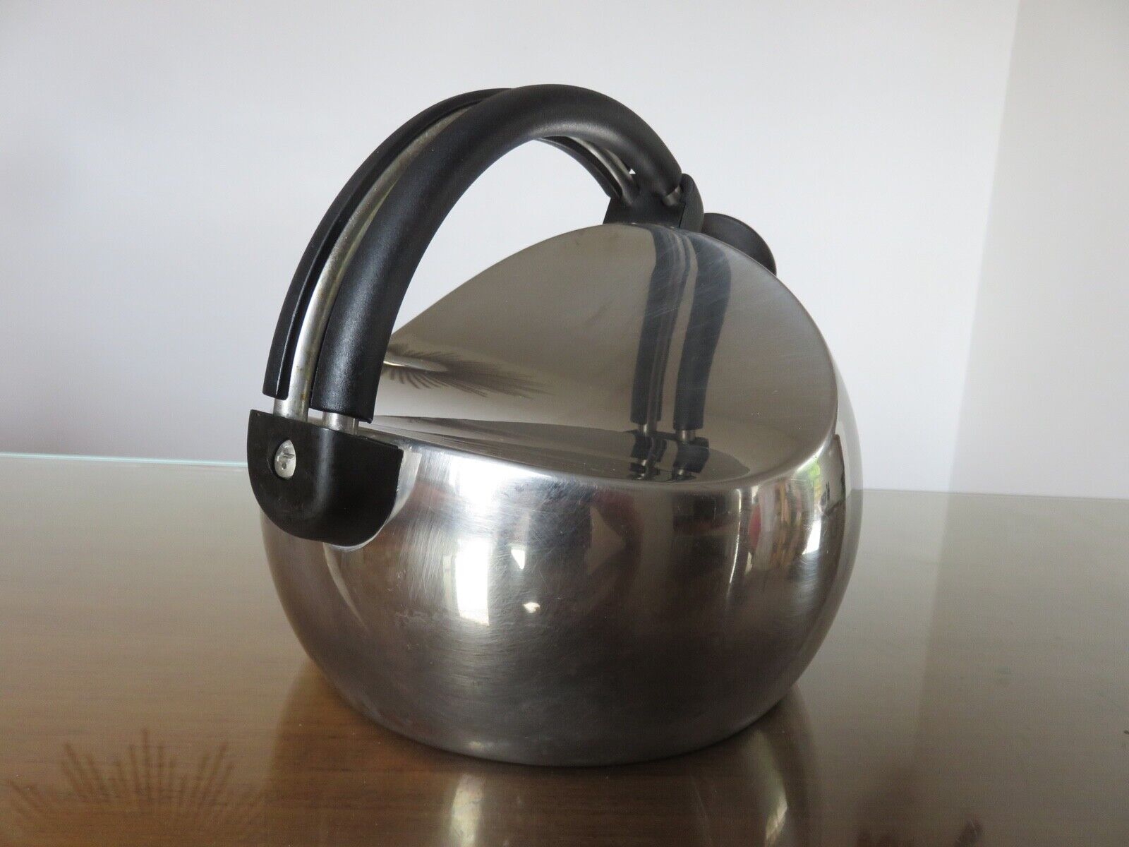 Design kettle Flavio Sambinelli for Carlo Giannini