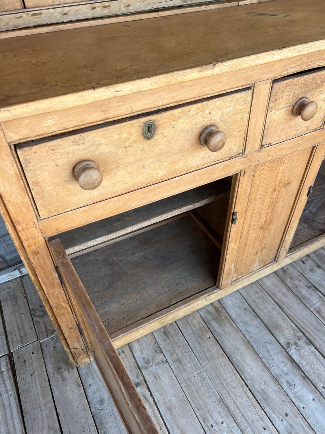 Grocery store furniture