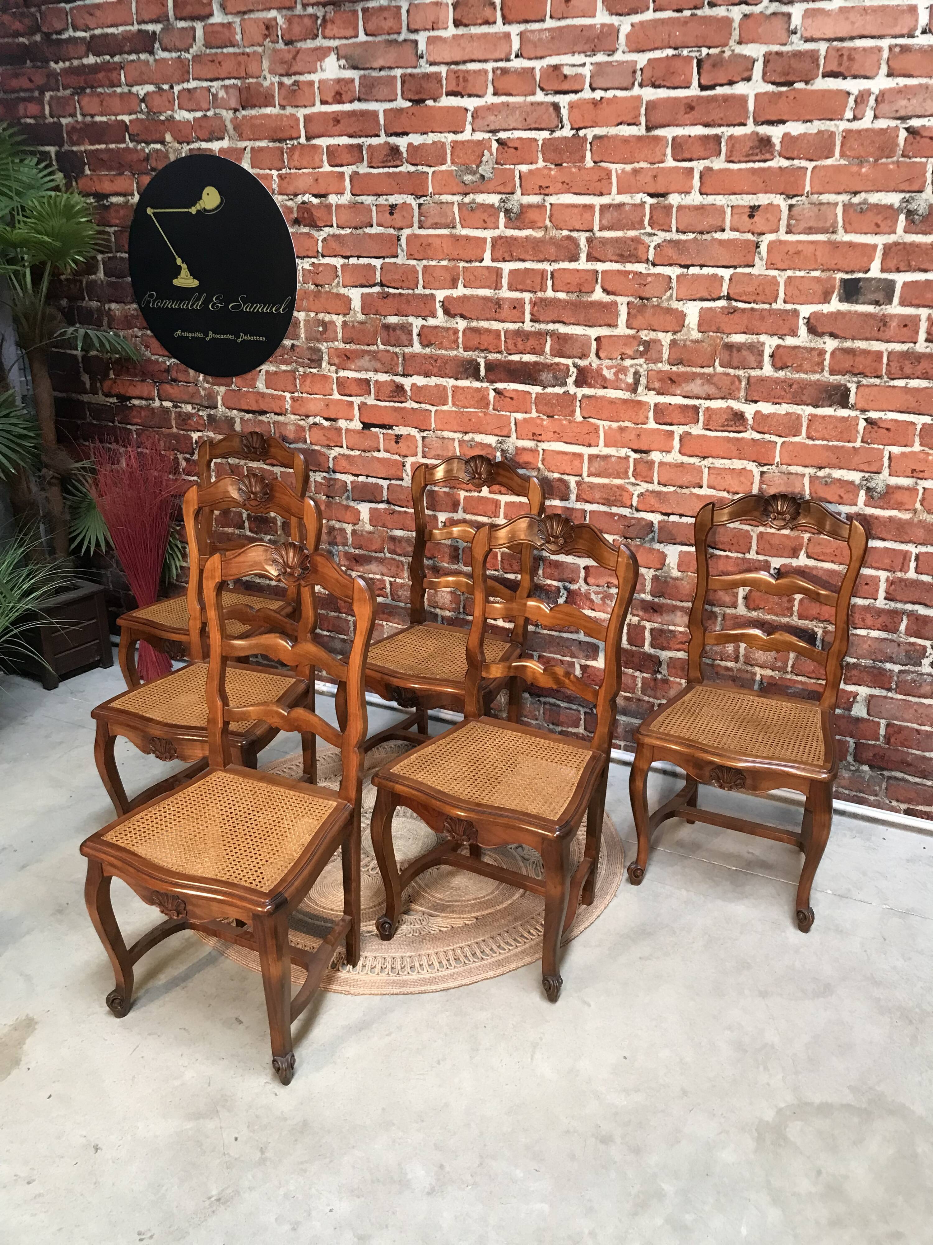 Lot 6 canned chairs