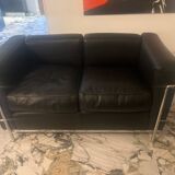 Canapé LC2 en cuir noir – Cassina, Le Corbusier / Perriand / Jeanneret