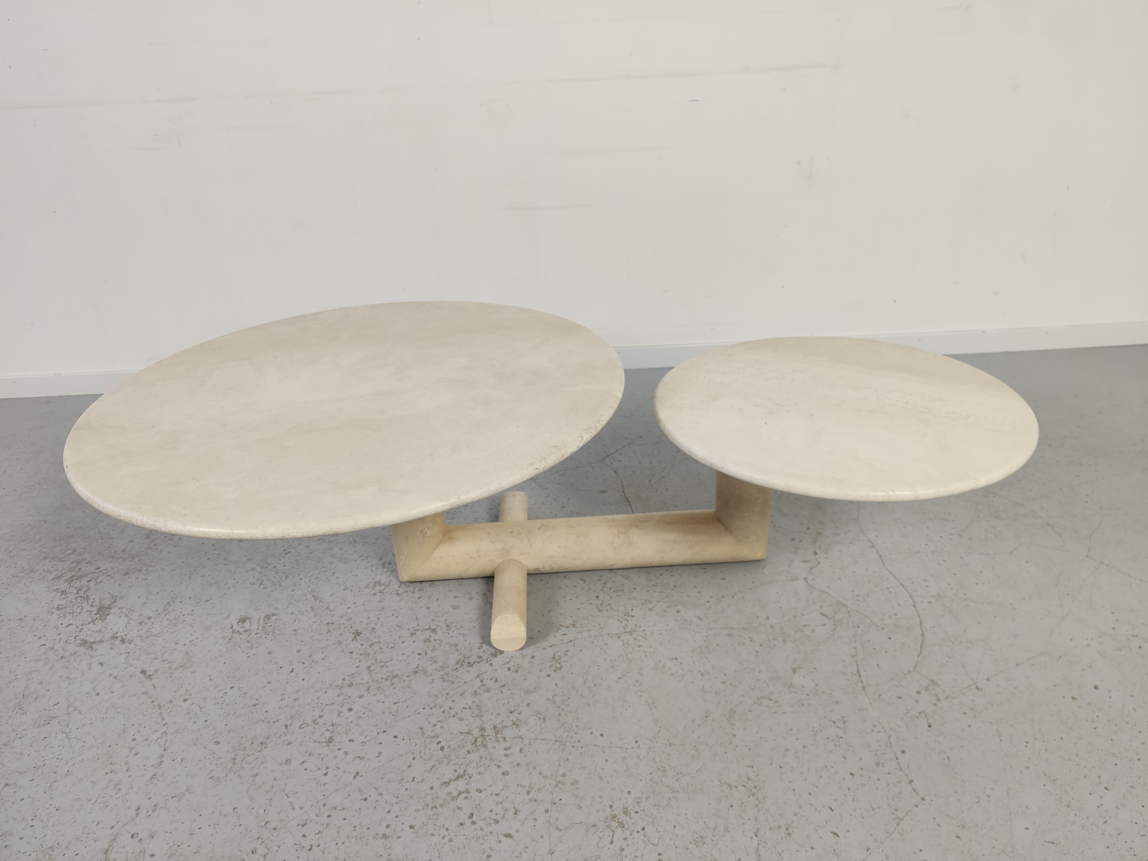 Two modular rotating trays coffee table