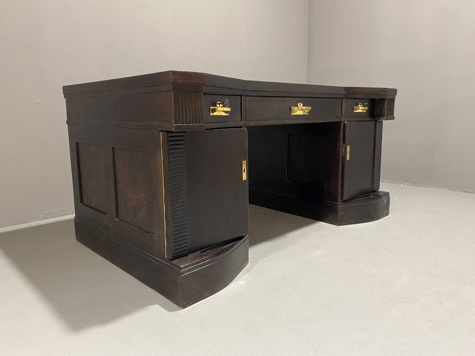 Bureau en chêne de style Sécession viennoise du début du XXe siècle