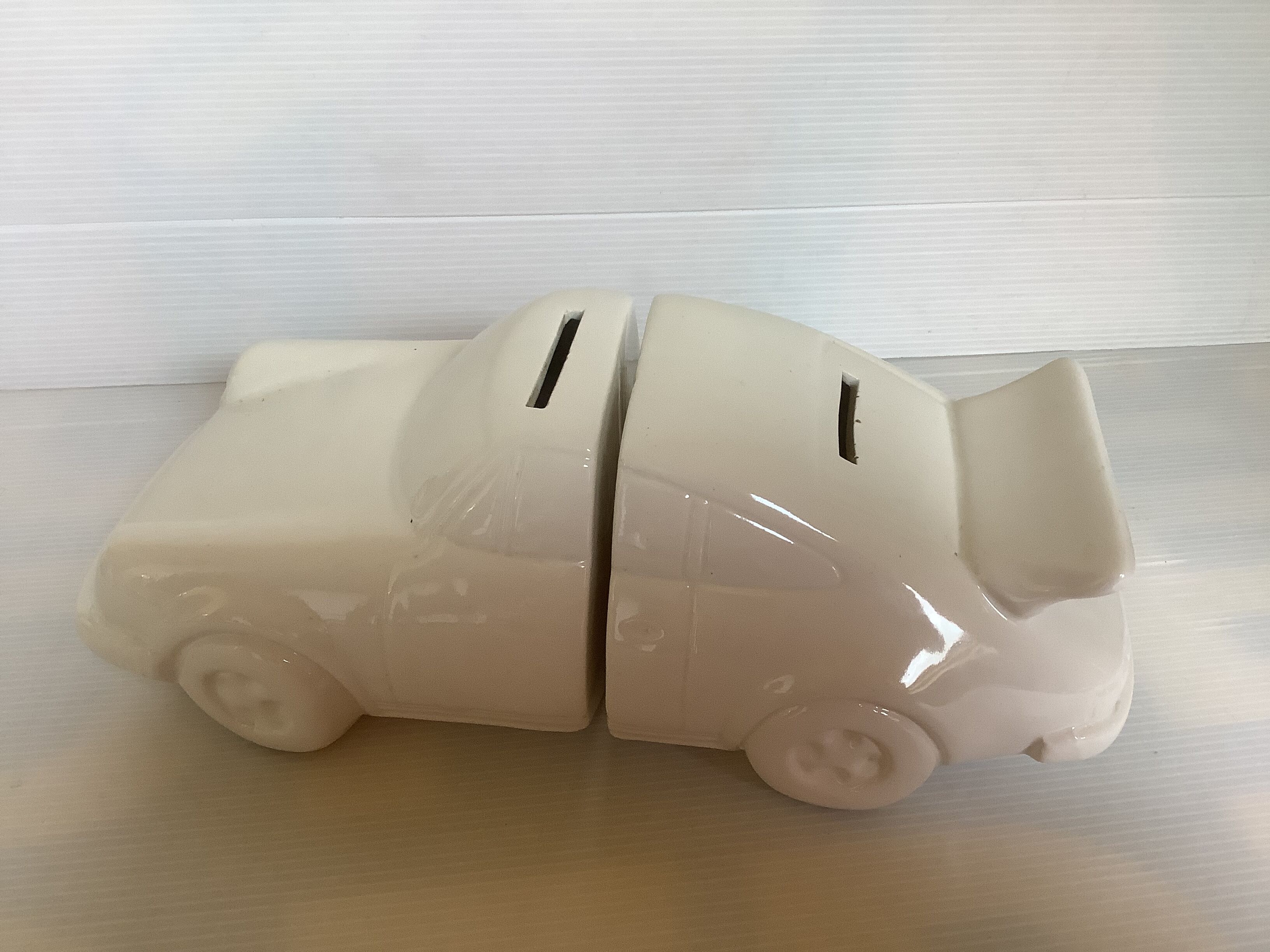Greenhouse books car Porsche 911 piggy bank