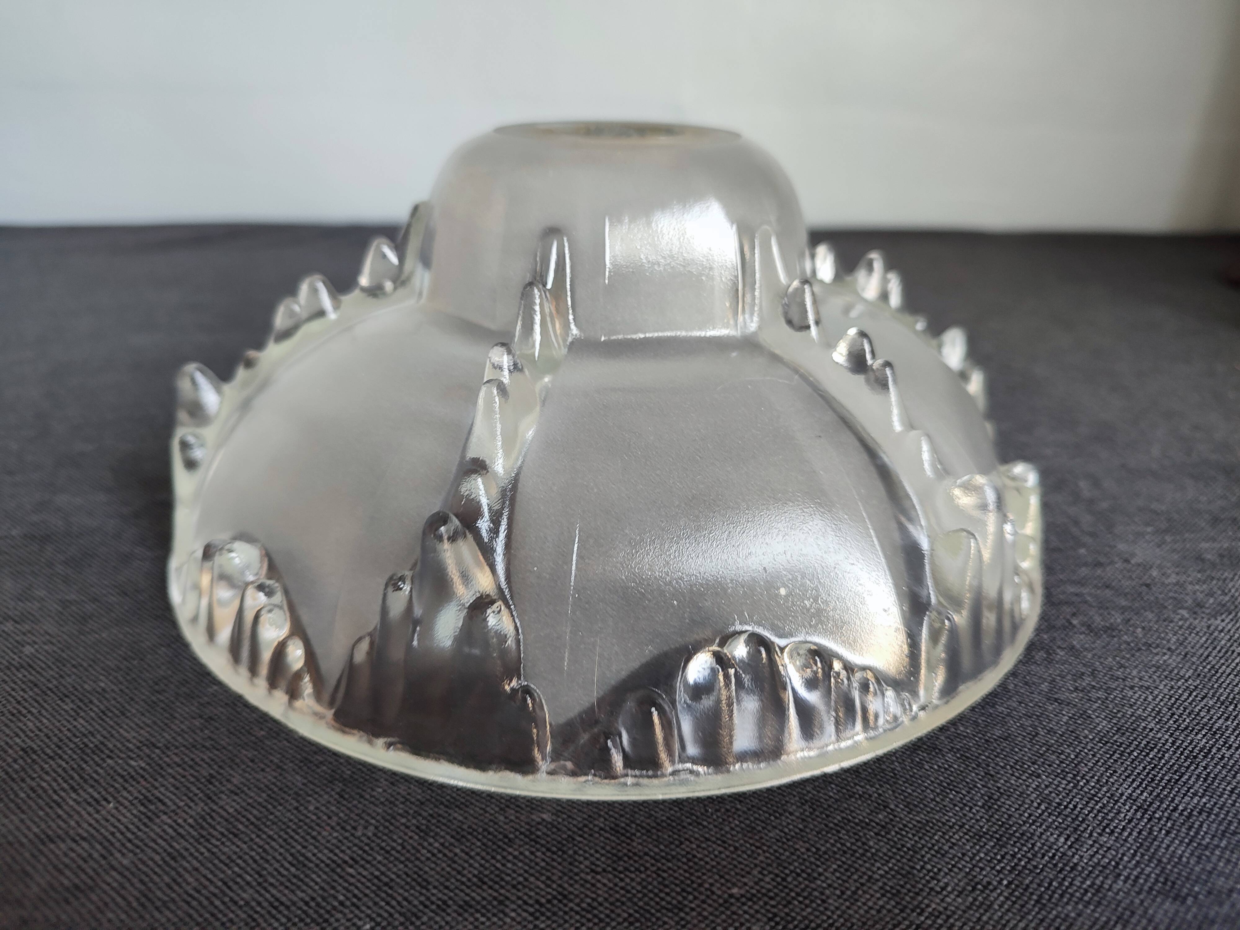 Antique table lamp in bronze and pressed glass by Ezan