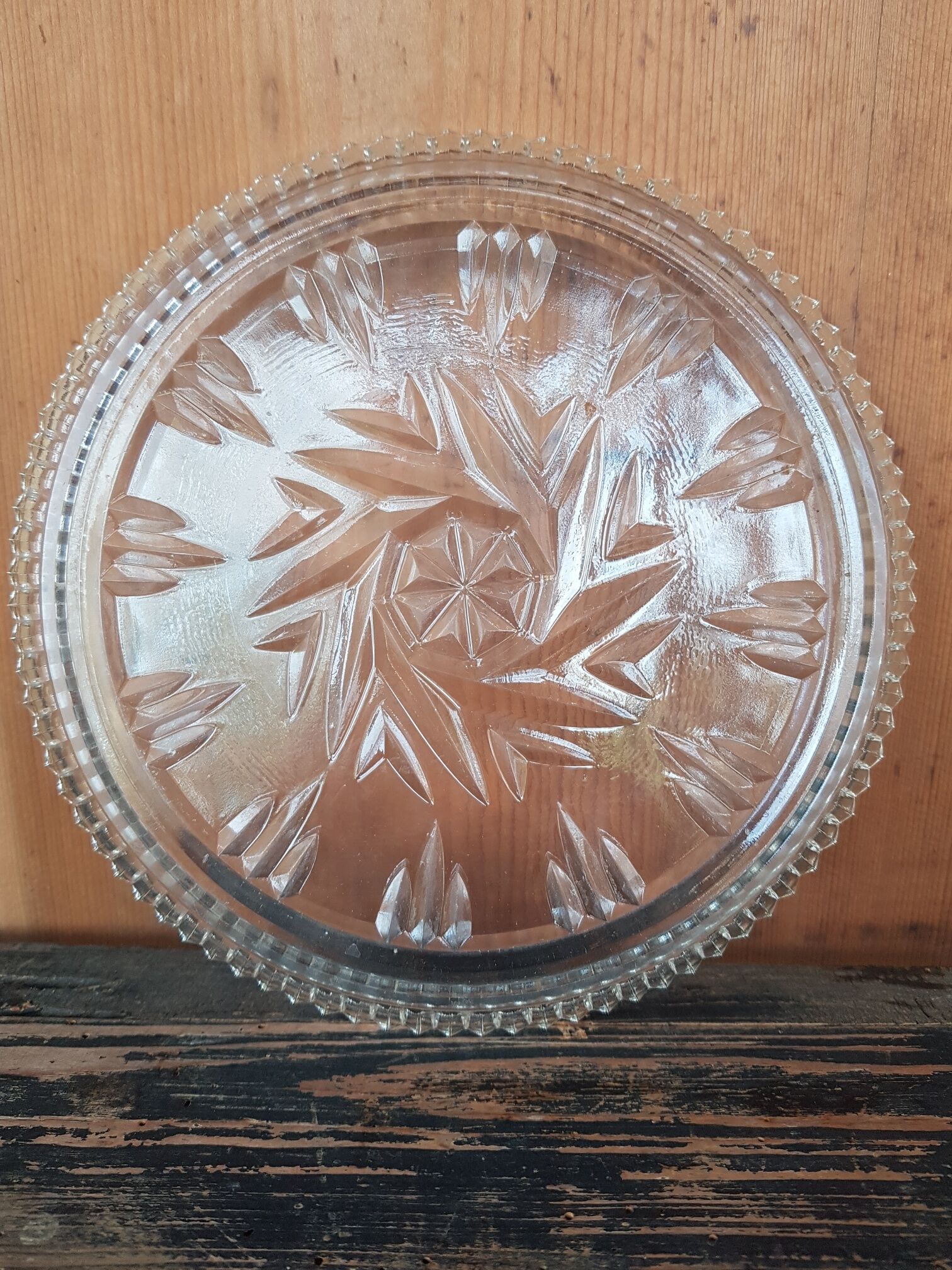 Round plate glass chiseled