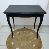 Table d'appoint à pieds galbés