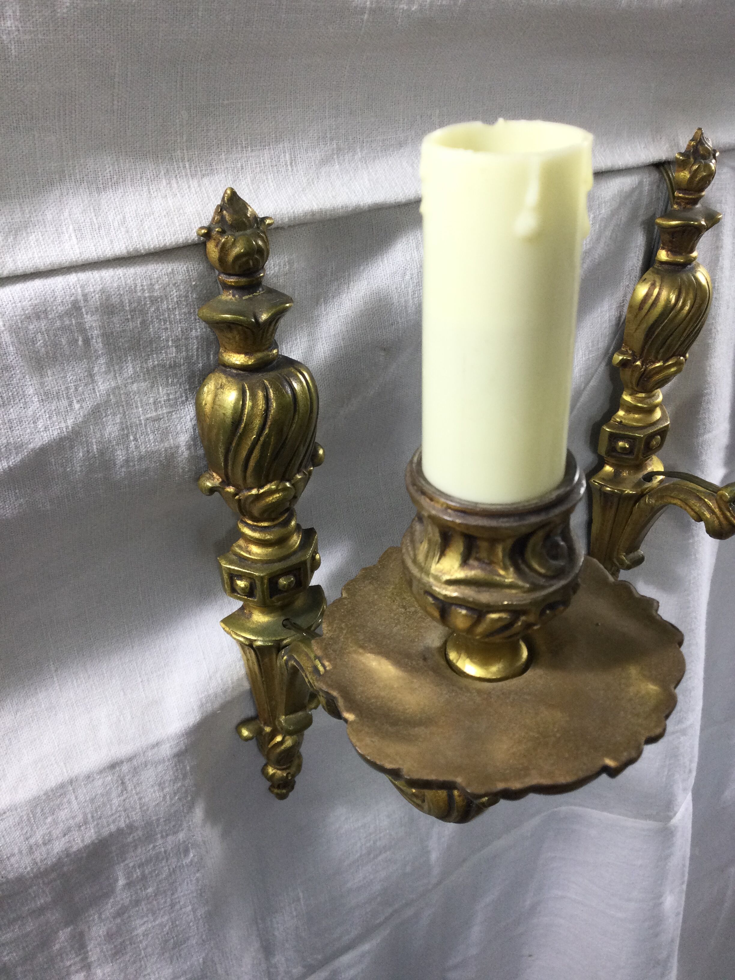 Pair of 1-light bronze wall lamp