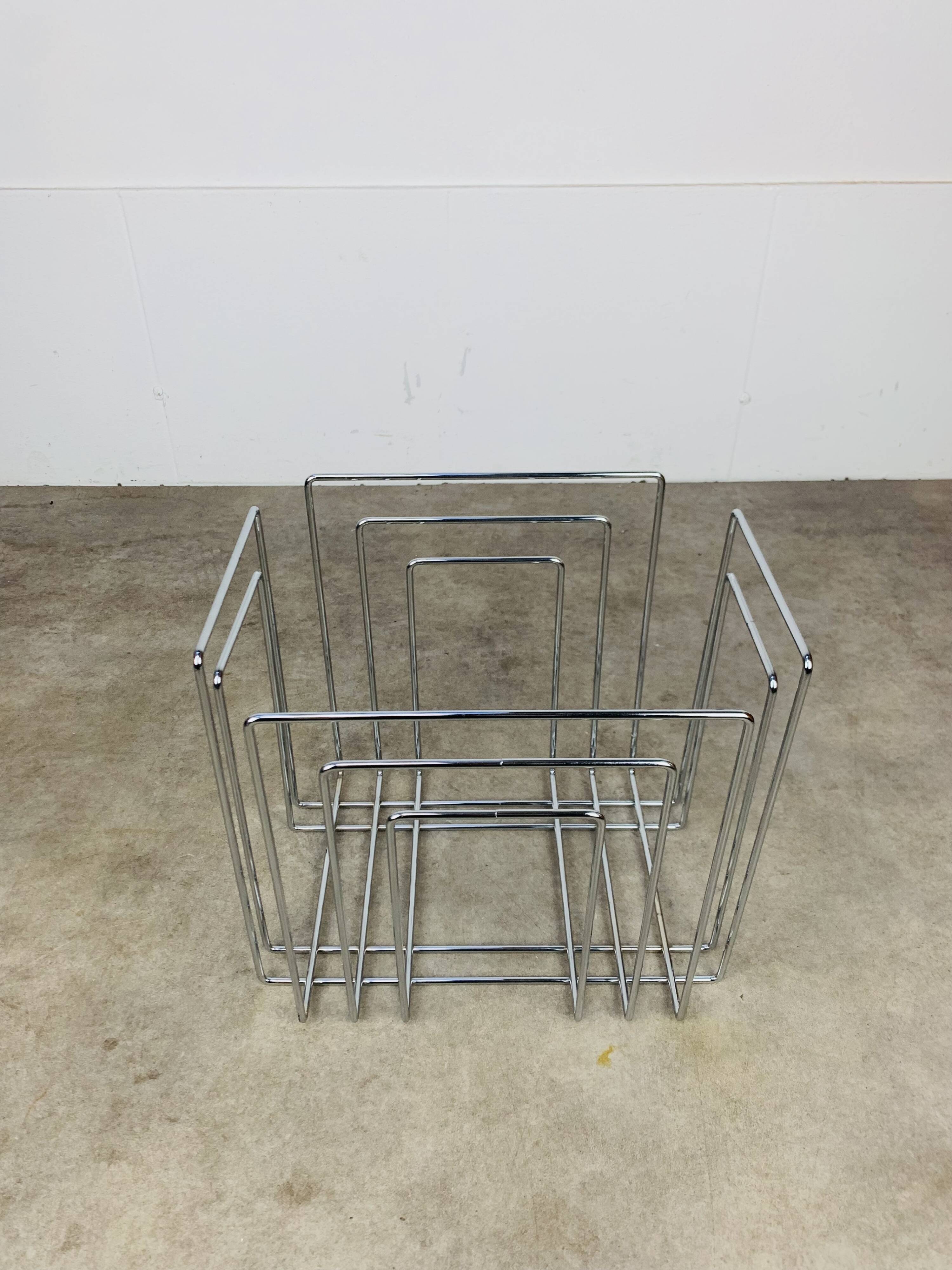 Chrome metal magazine rack by Willi Glaeser for TMP, 1980s.