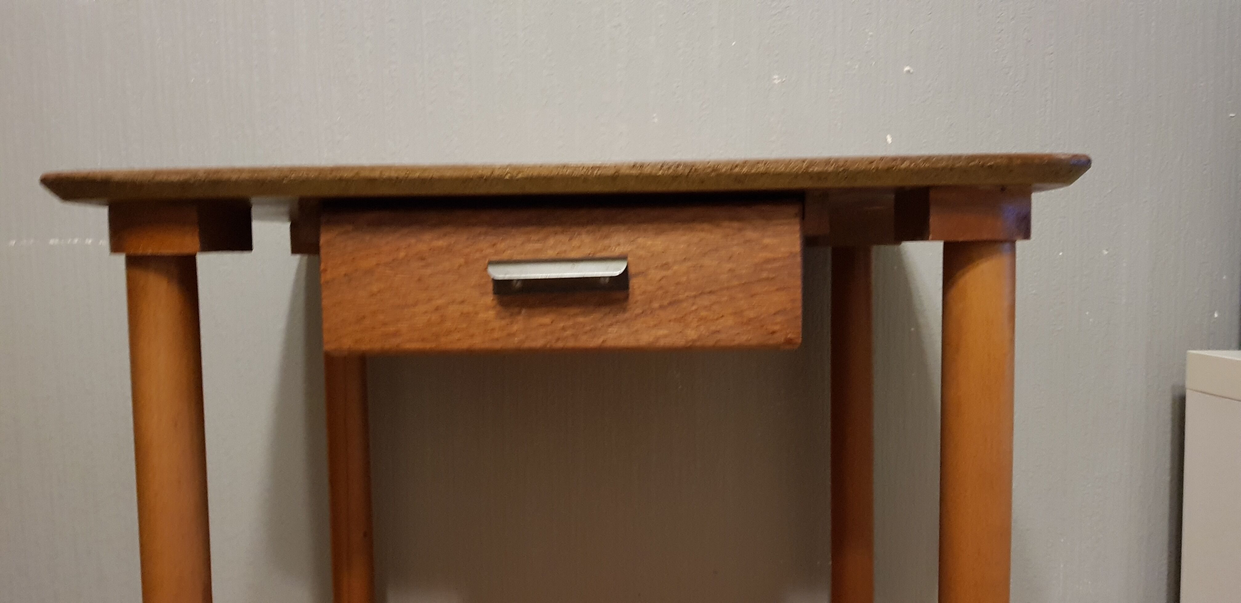 Table d extra console vintage Scandinavian feet time zones