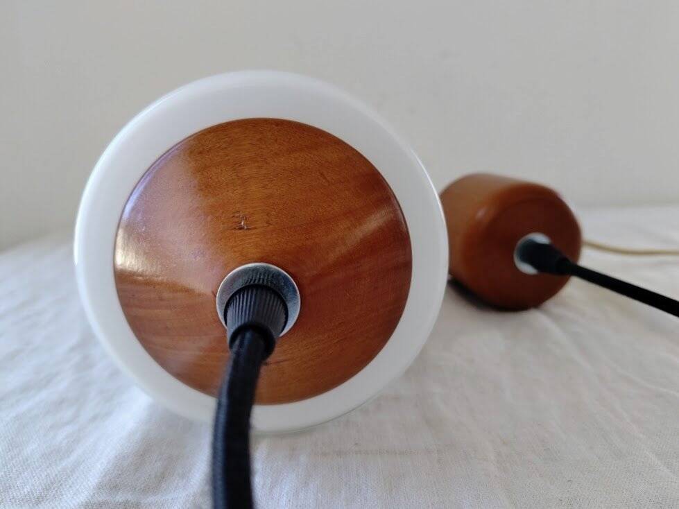 Suspension cylindrique en opaline zébré verre et teck vernis