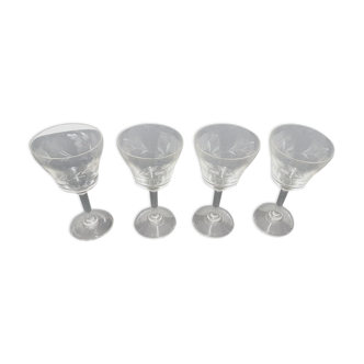 4 anciens verres de table ciselés