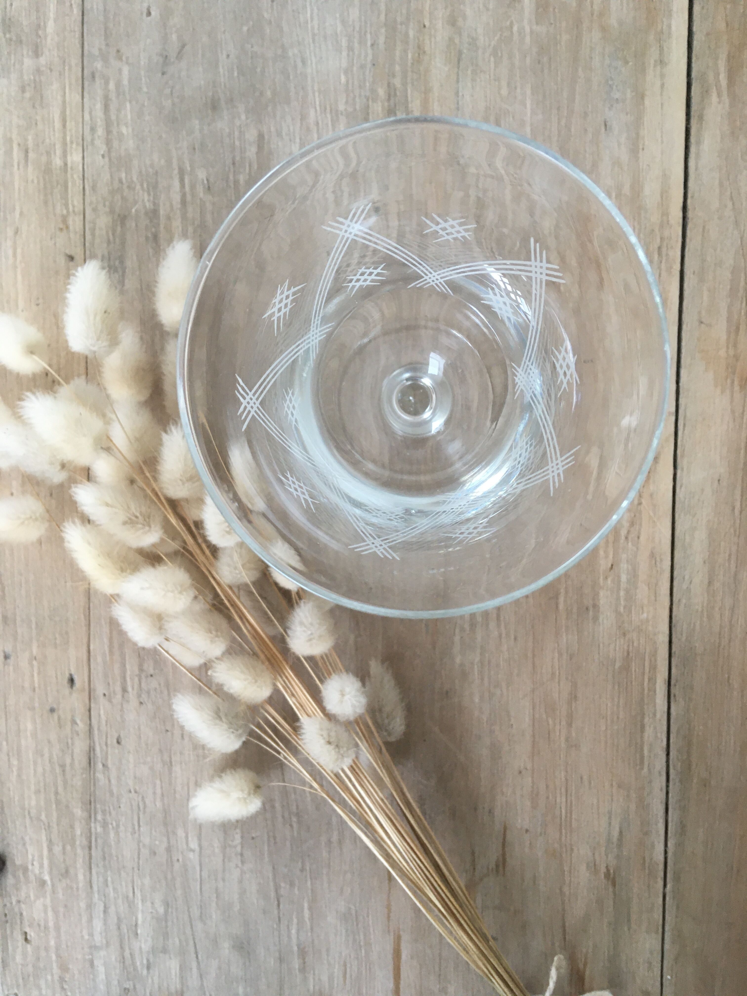 6 verres à pied en verre gravé croisillons
