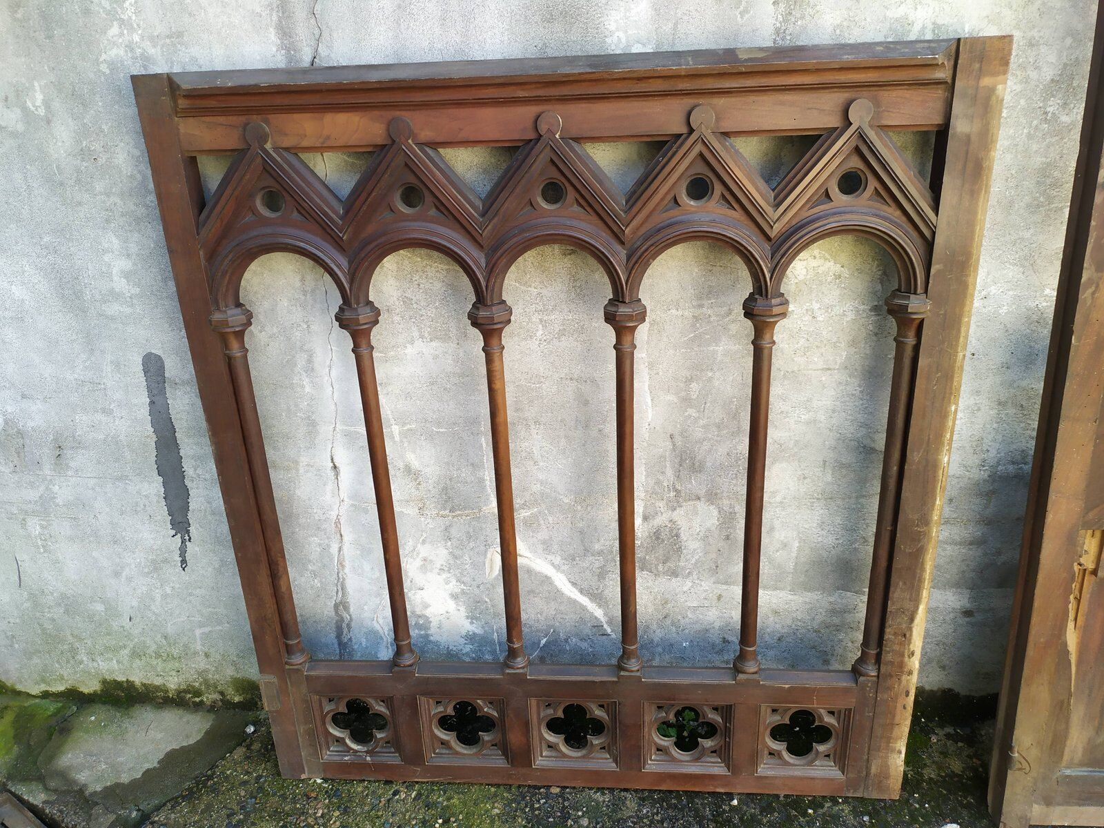 Boiserie claustra style gothique