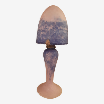 Lampe pâte de verre rose style 1900