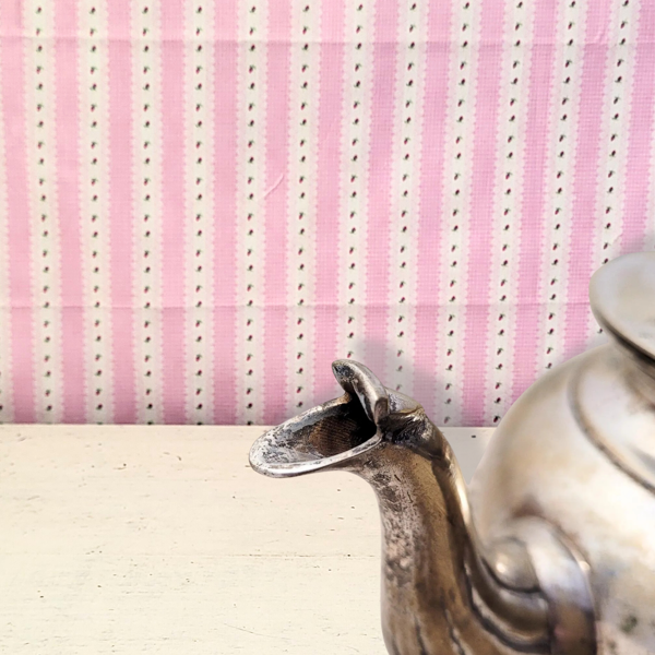 Théière vintage en métal argenté avec pieds – Années 1920-1950