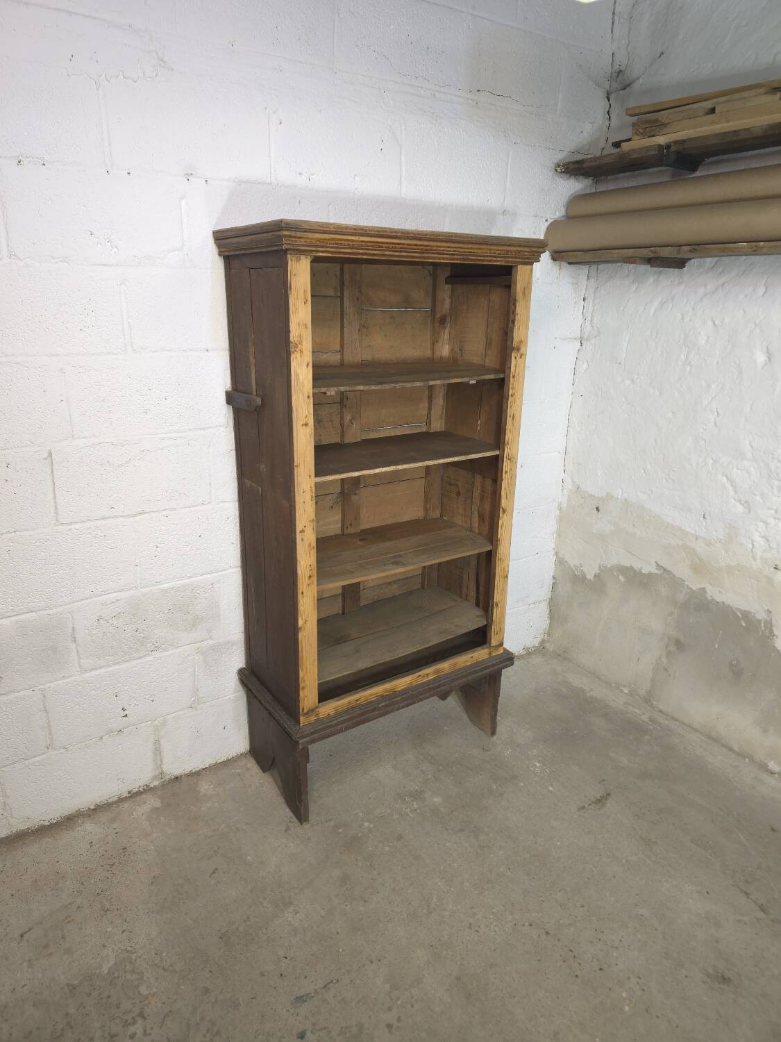 Antique freestanding shelf