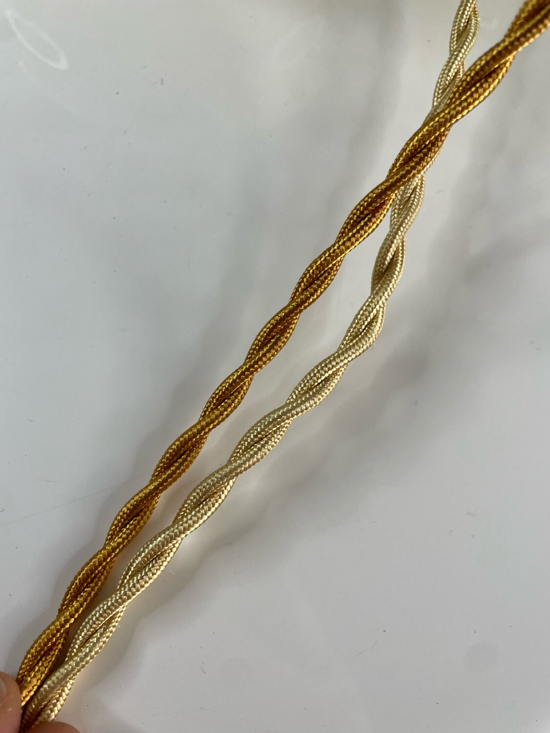 Suspension with antique globe