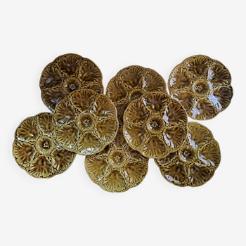 Suite of 8 Gien oyster plates