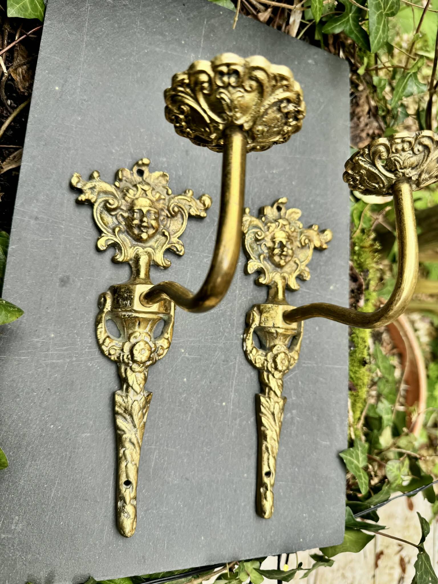 2 wall sconces in solid brass "Medusa" 1950s