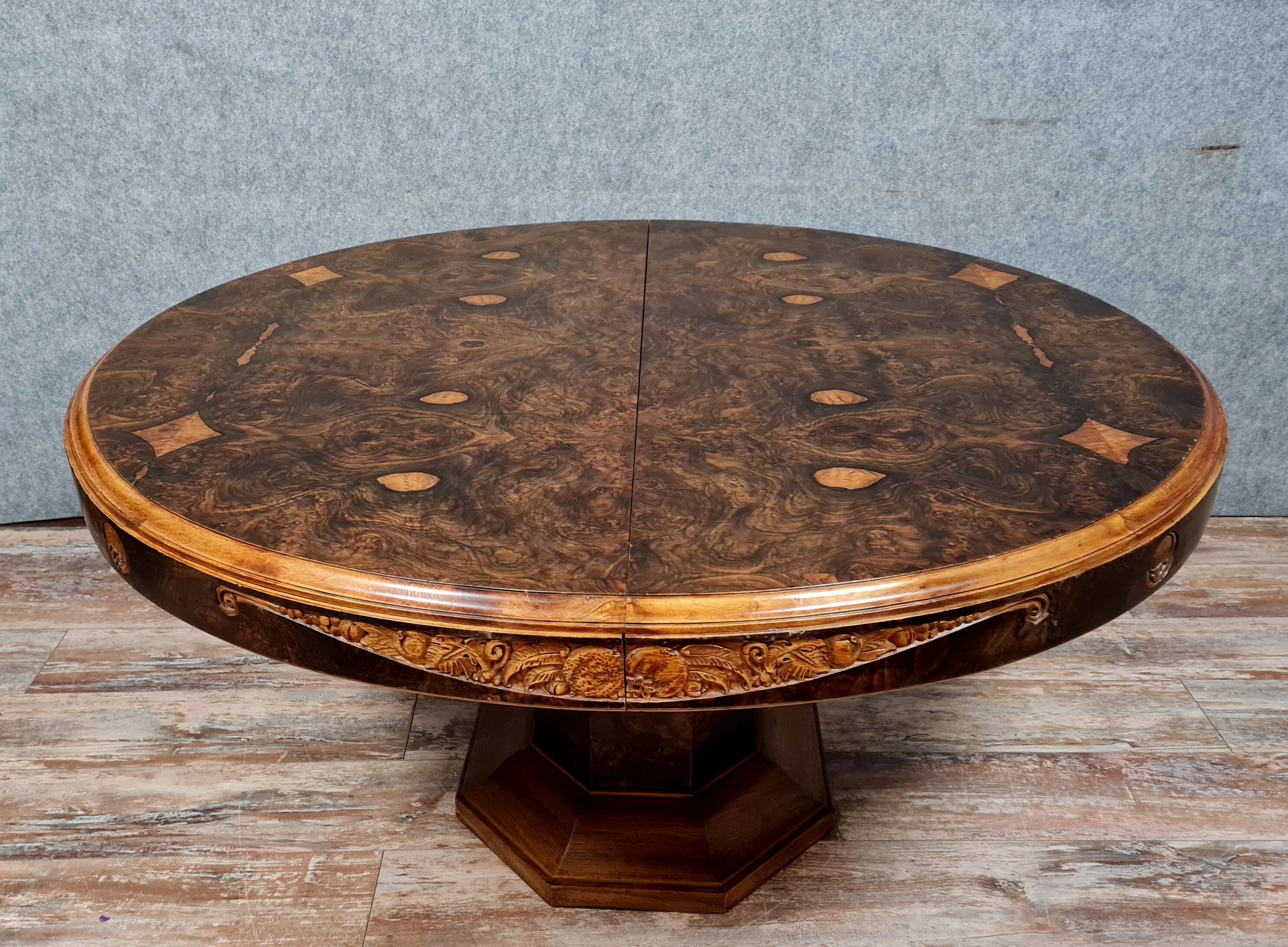 Art Deco period extension table in heather magnifying glass circa circa 1920-1925 (280cm)
