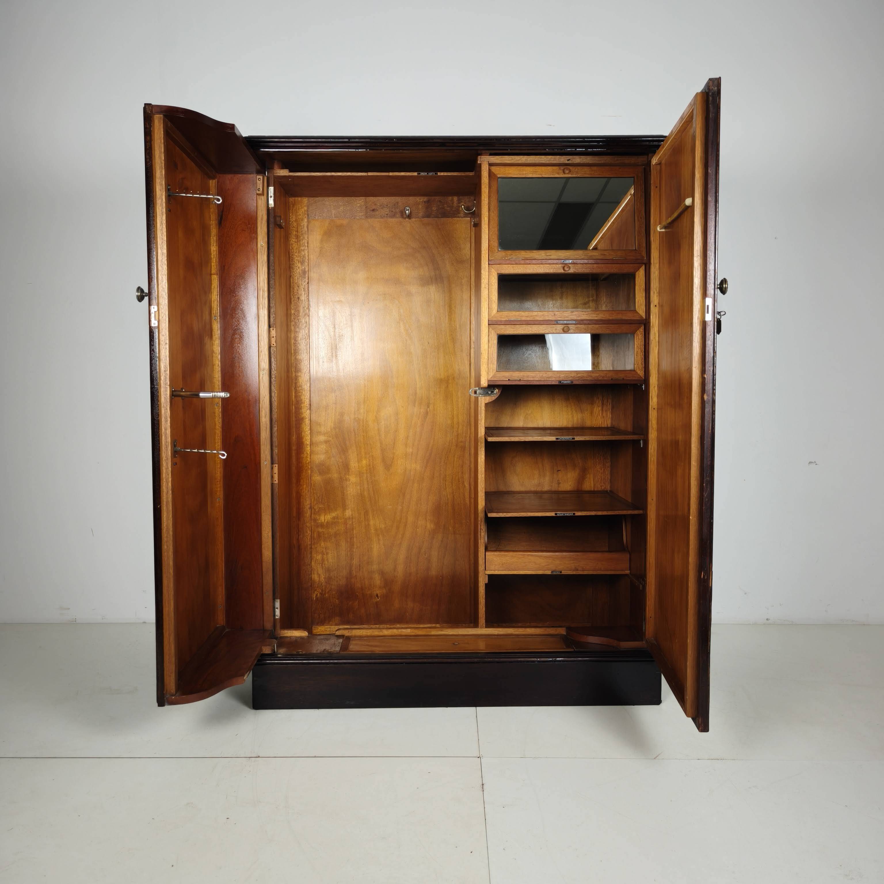Armoire compacte pour homme en chêne Art Déco anglais