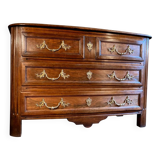 Commode en noyer Régence poignées aux chinois XVIIIe siècle