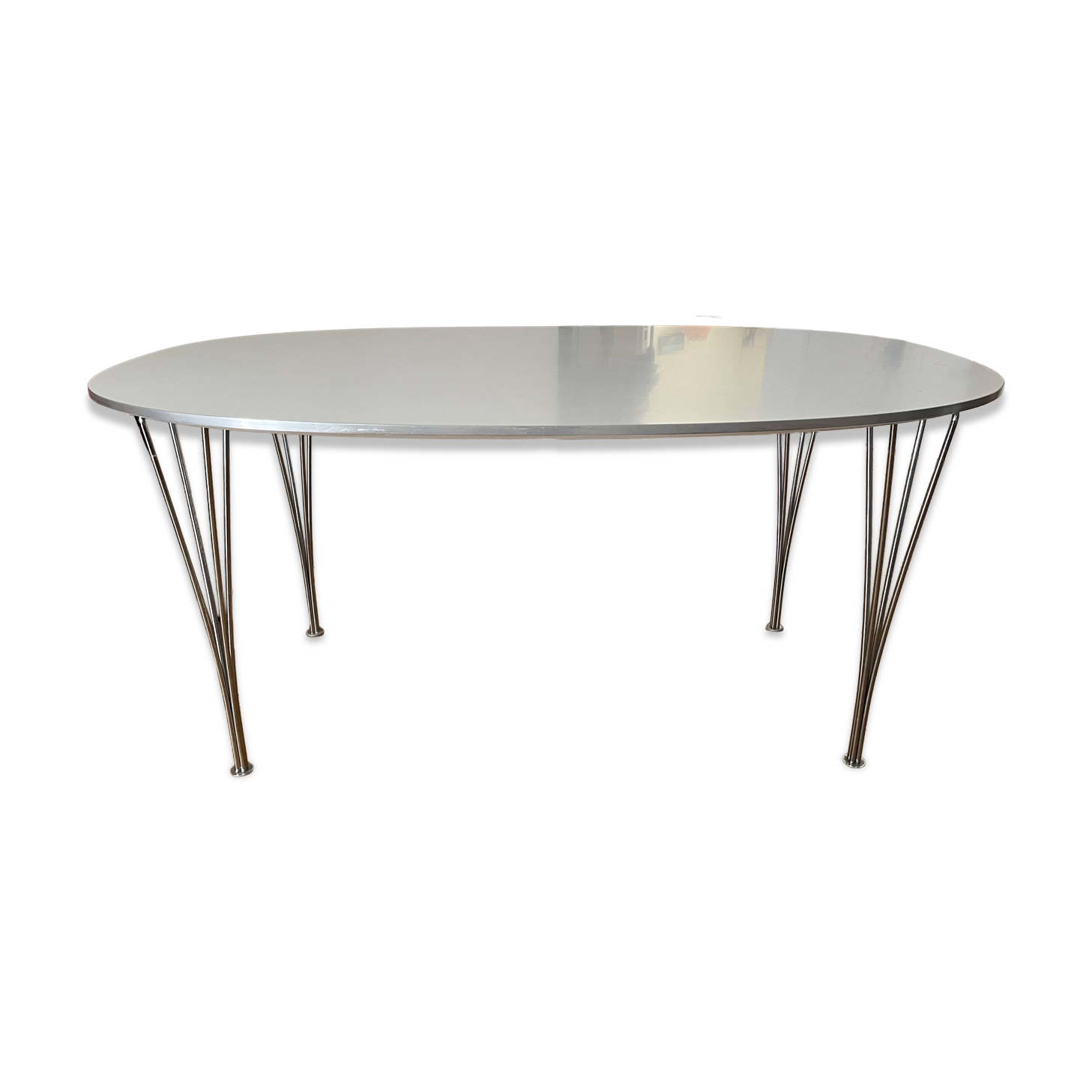 Table Superellipse B611 blanc et piètement chromé, Fritz Hansen