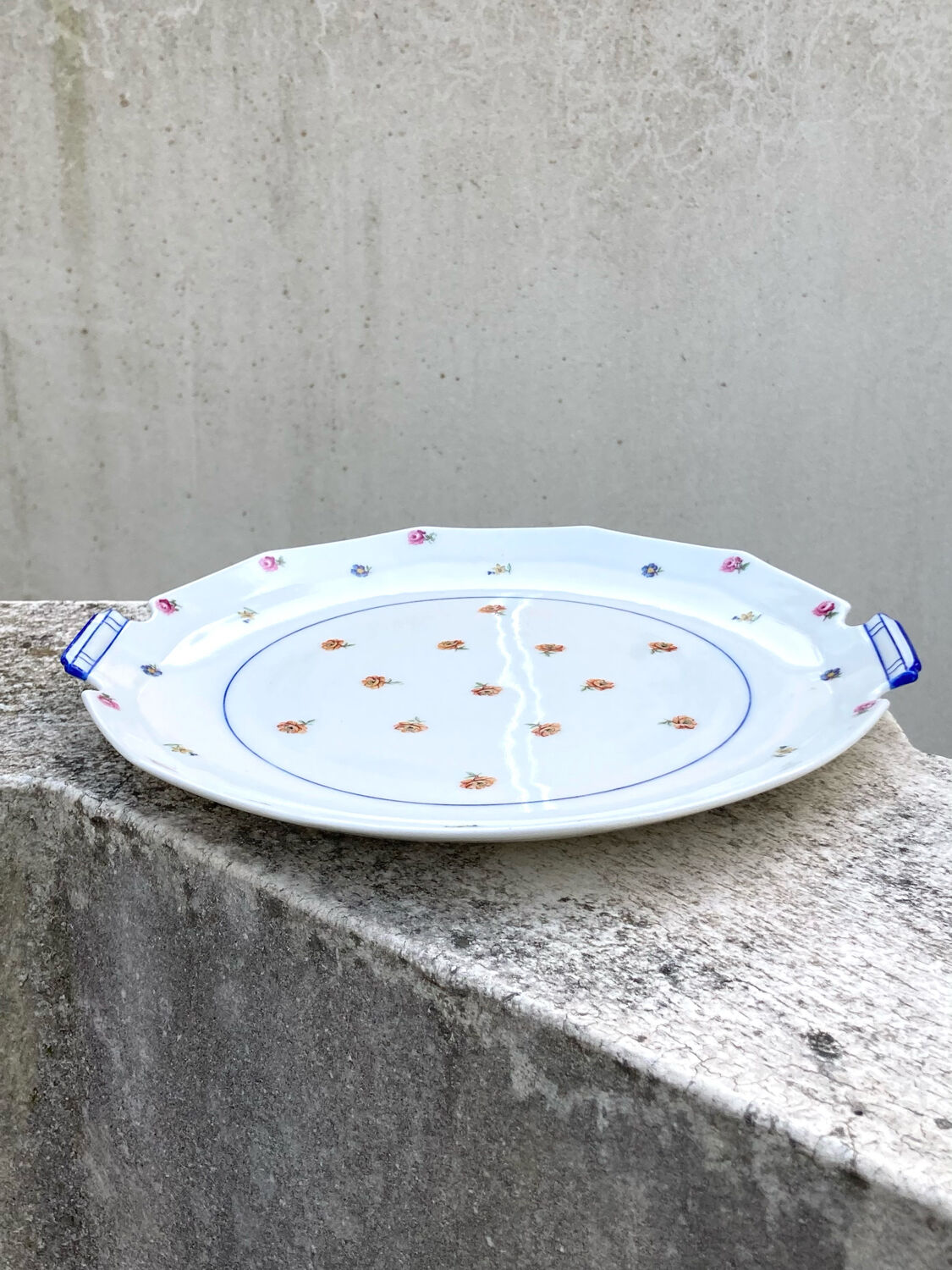 Small flower dish in Limoges porcelain