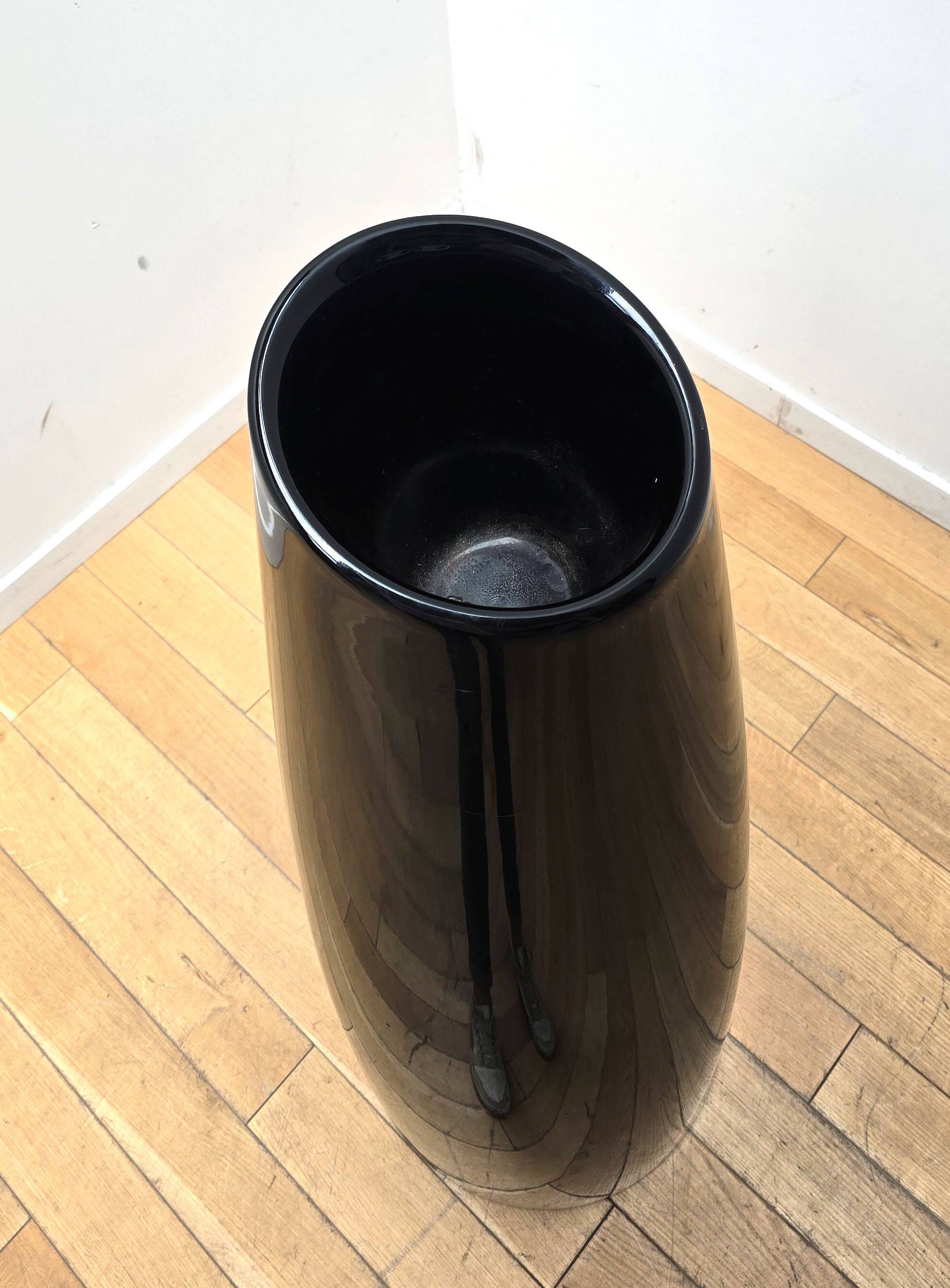 Suite of 8 Madame vases, Alessandro Busana