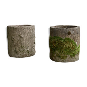 Pair of concrete planters