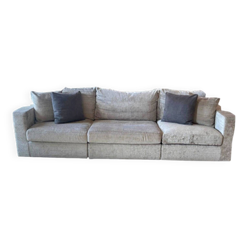 Canapé 3 places PMP Classy en tissu gris et ses 4 coussins PMP