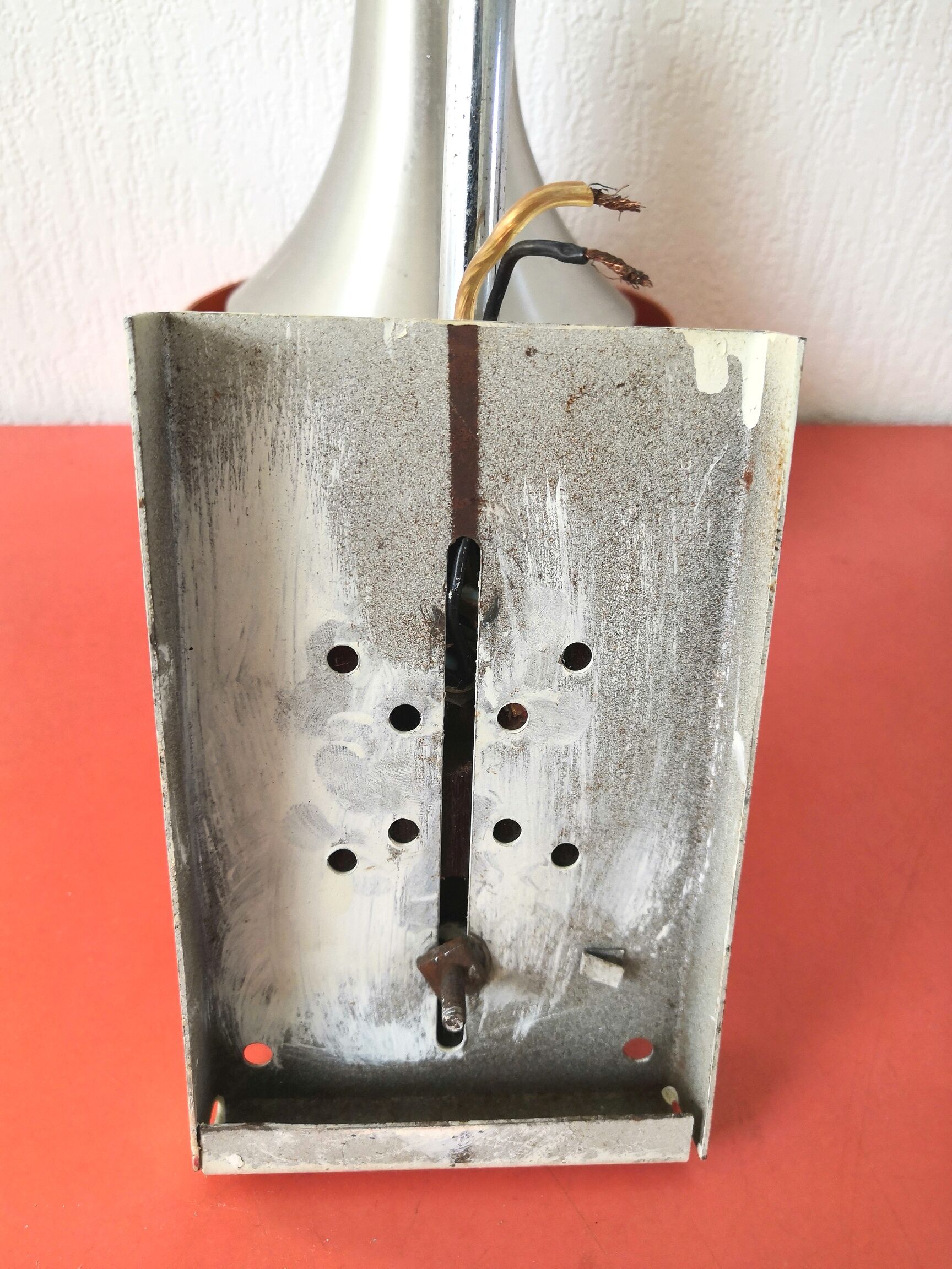 Wall lamp in aluminum and metal orange design 70s