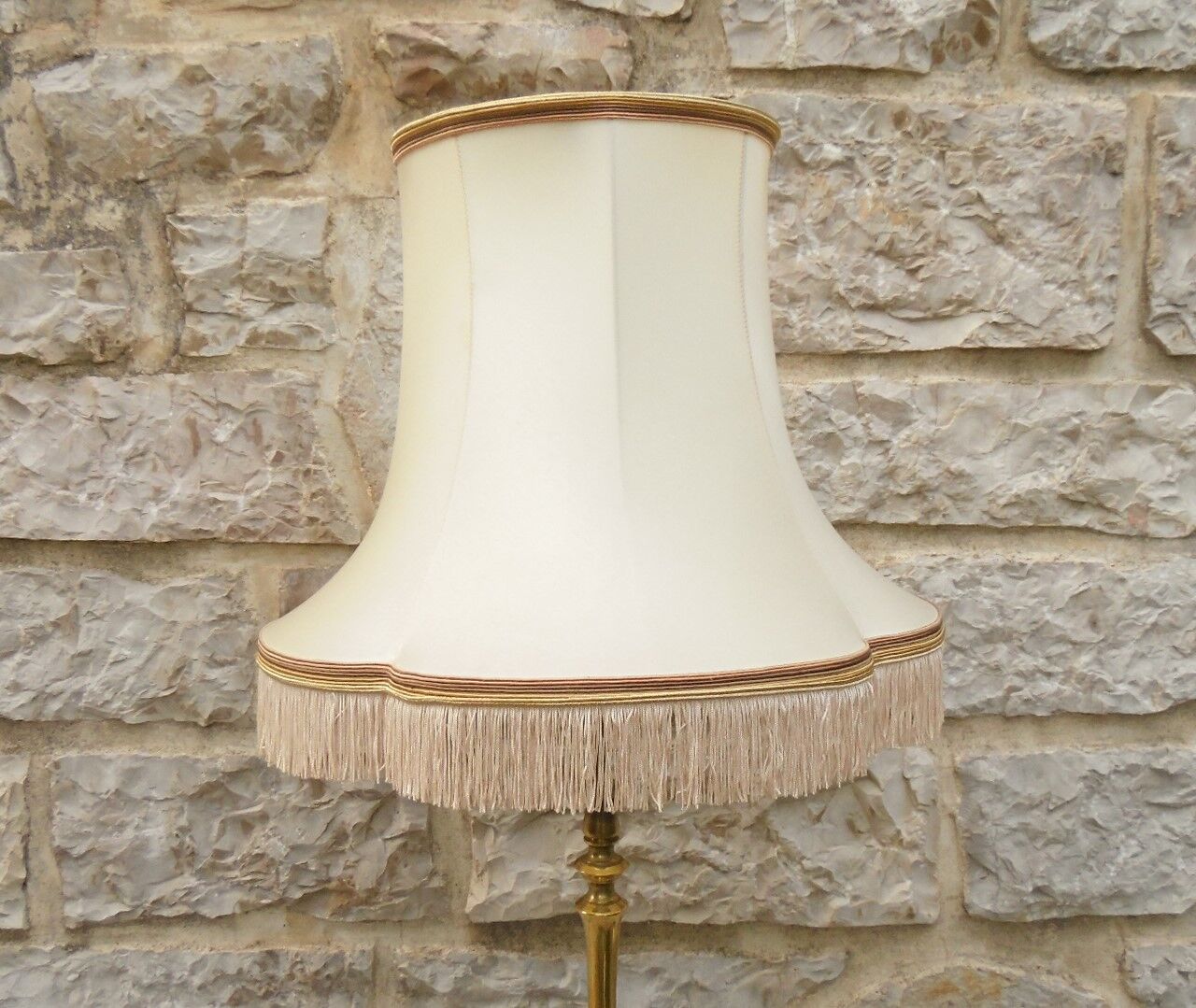 Old brass lamppost, Lampshade pagoda