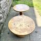 Paire de tables basses rondes, placage loupe 1980