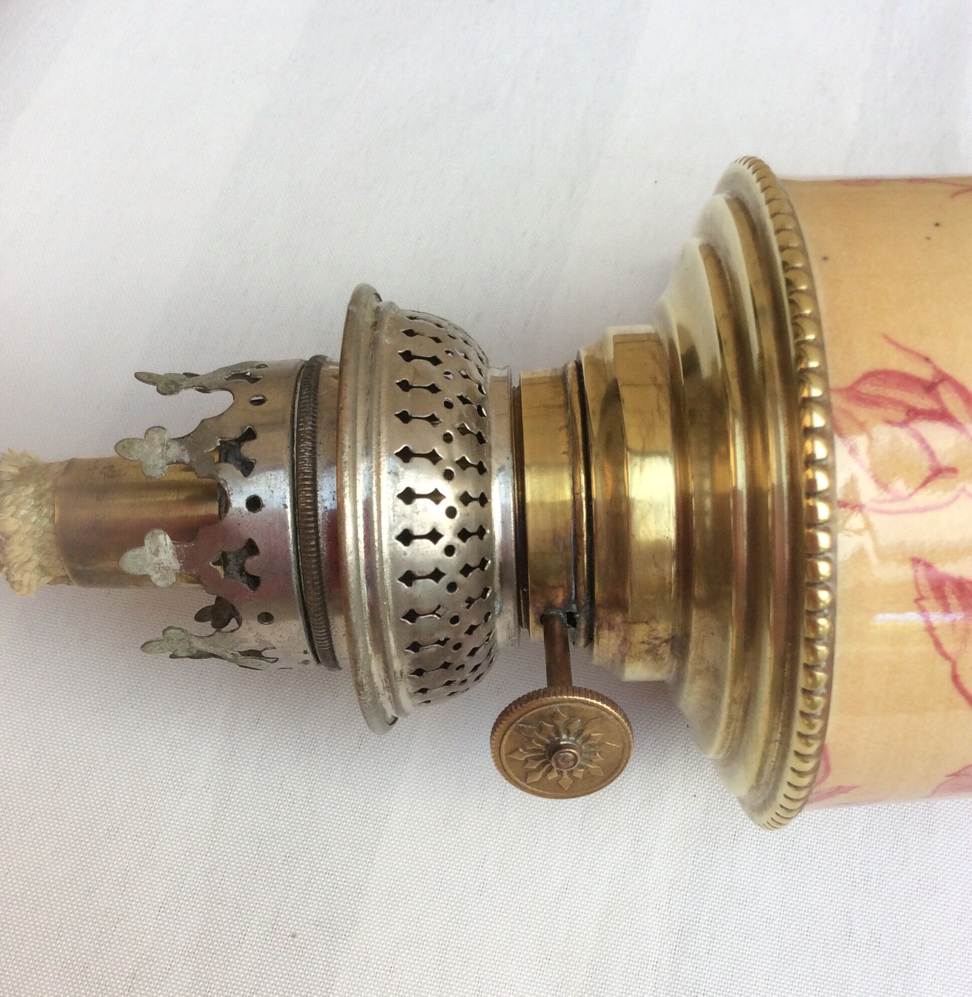 Oil lamp with ceramic body handle