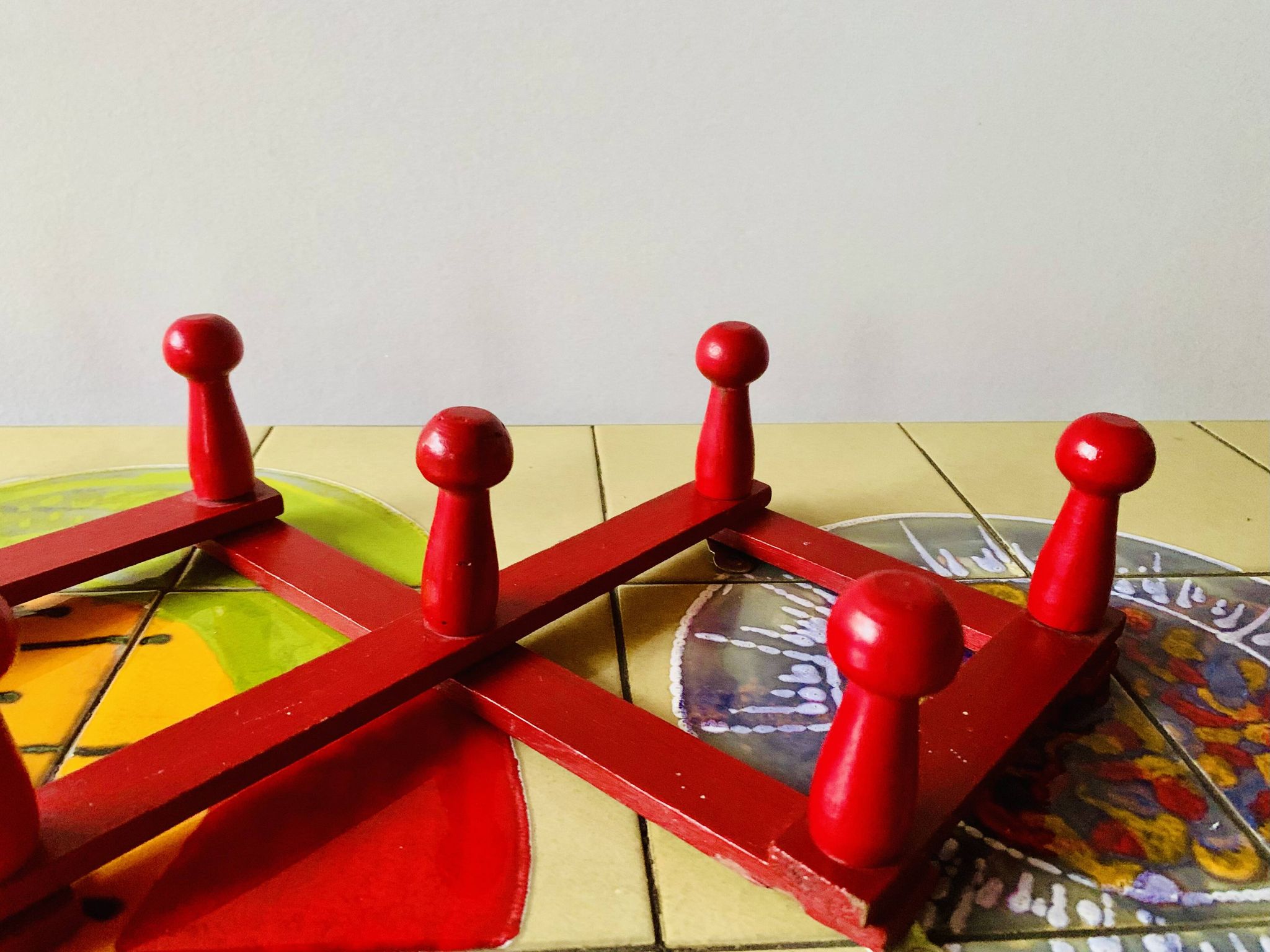 Vintage accordion coat rack in red painted wood
