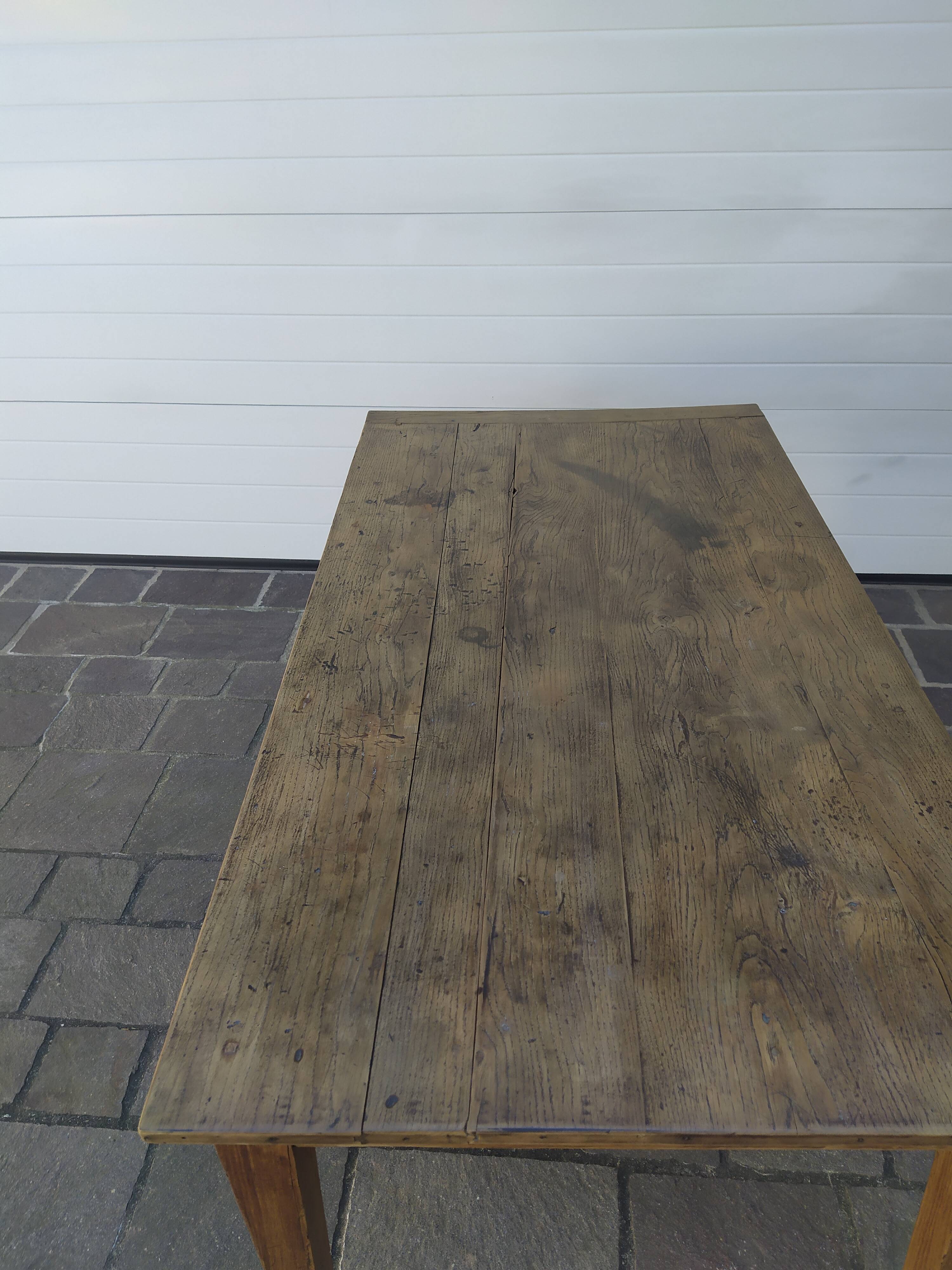 Farm table