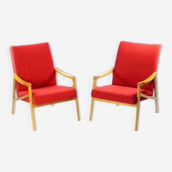 Ensemble de 2 fauteuils du milieu du siècle en hêtre clair & tissu rouge par Interier Praha, Tchécoslovaquie 1971