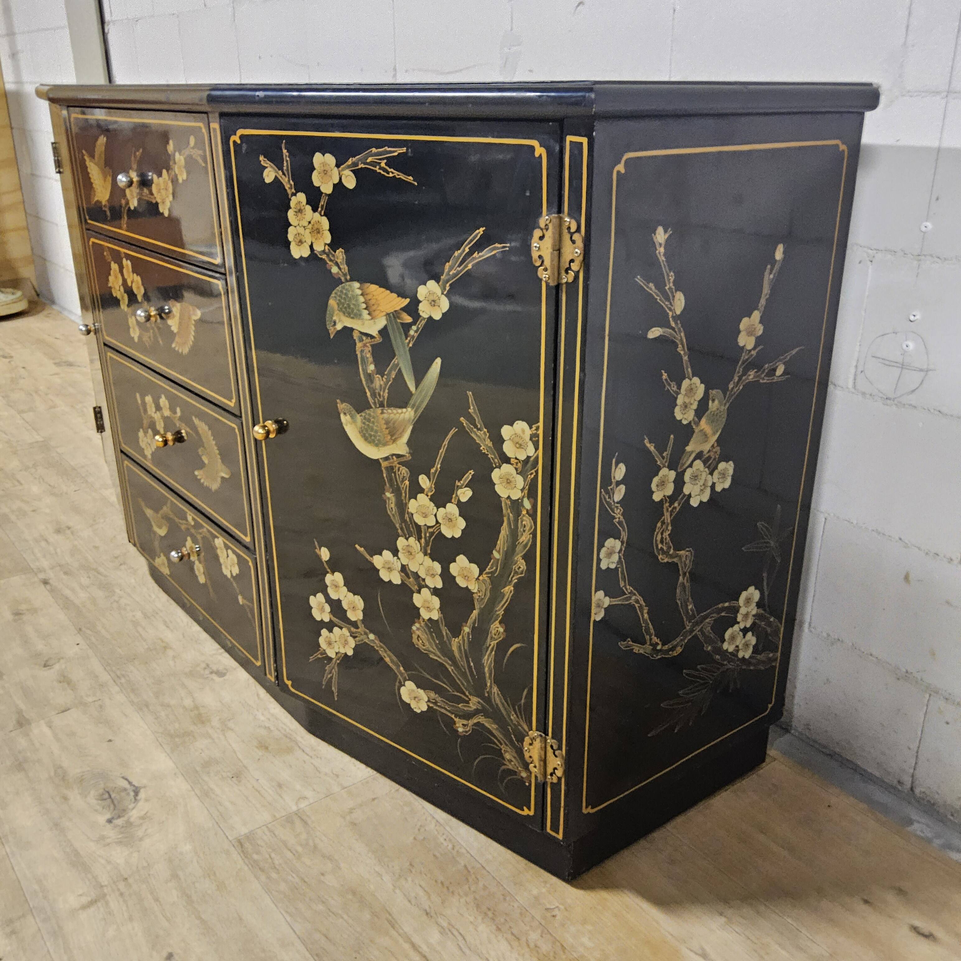Vintage Chinese sideboard / lacquer cabinet (black / birds) Bohemian
