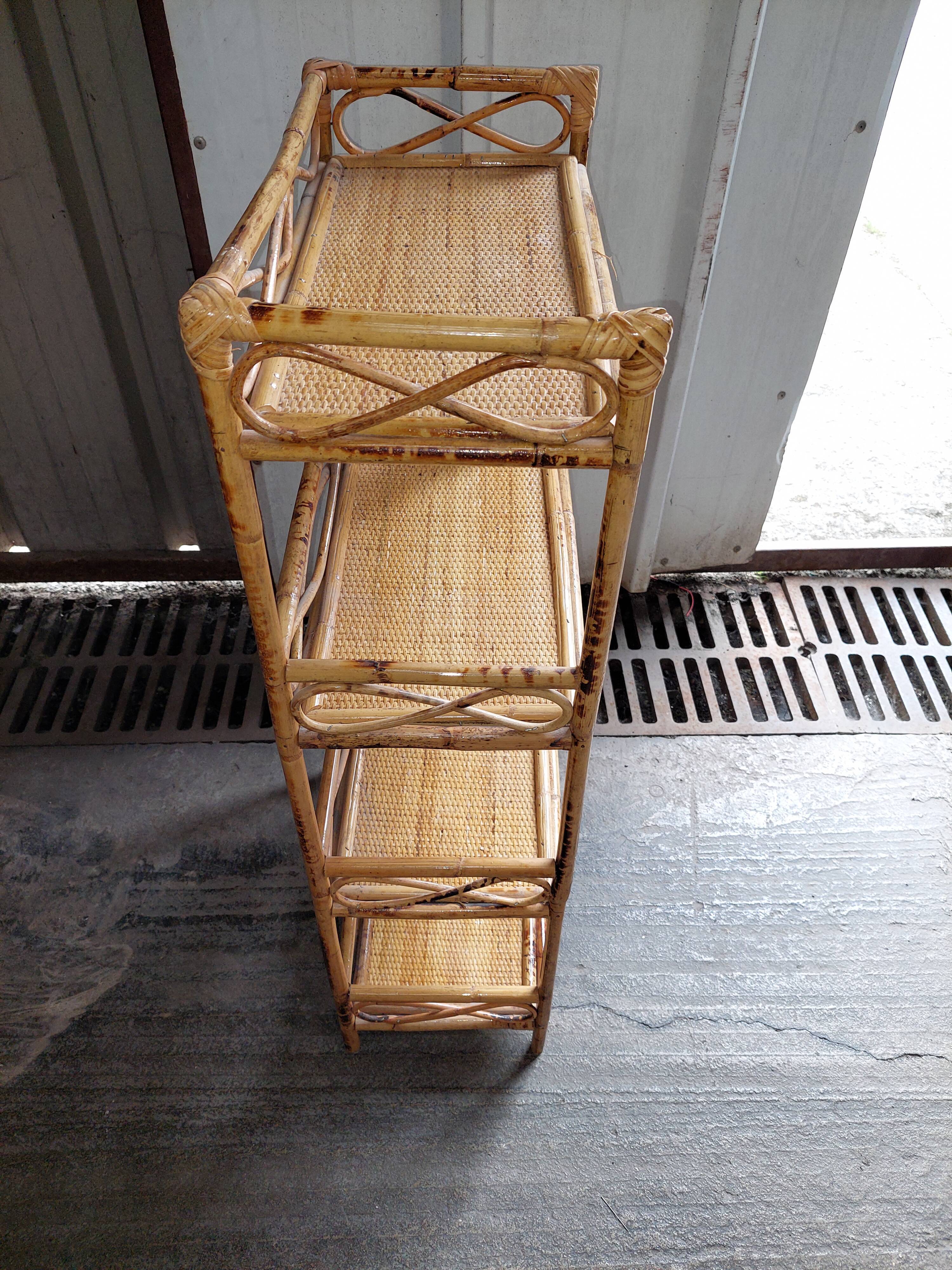 Furniture 4 shelves in used rattan