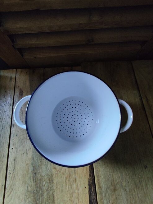 drainer strainer porcelain skimmer
