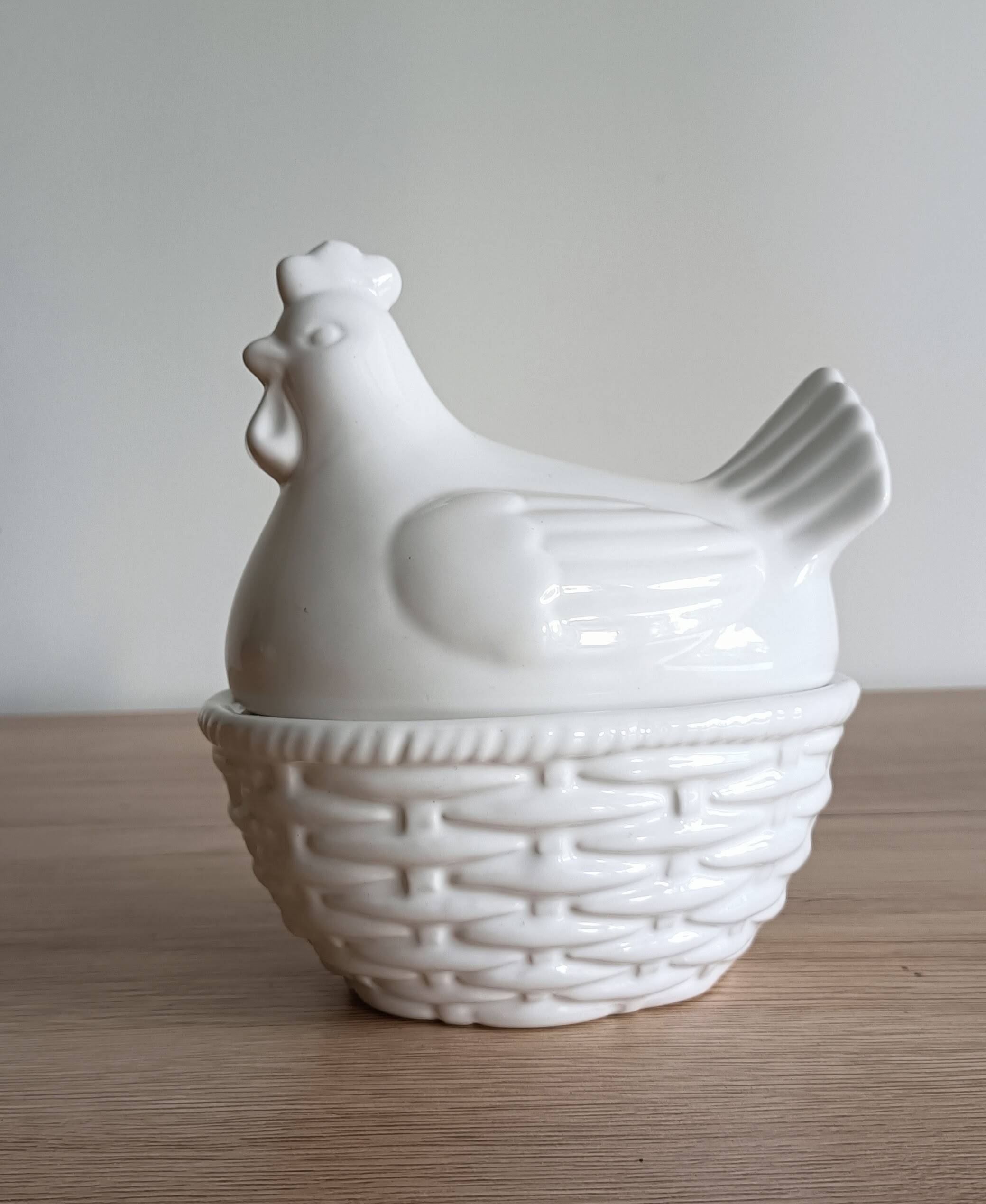 Sugar bowl with white ceramic hen decoration