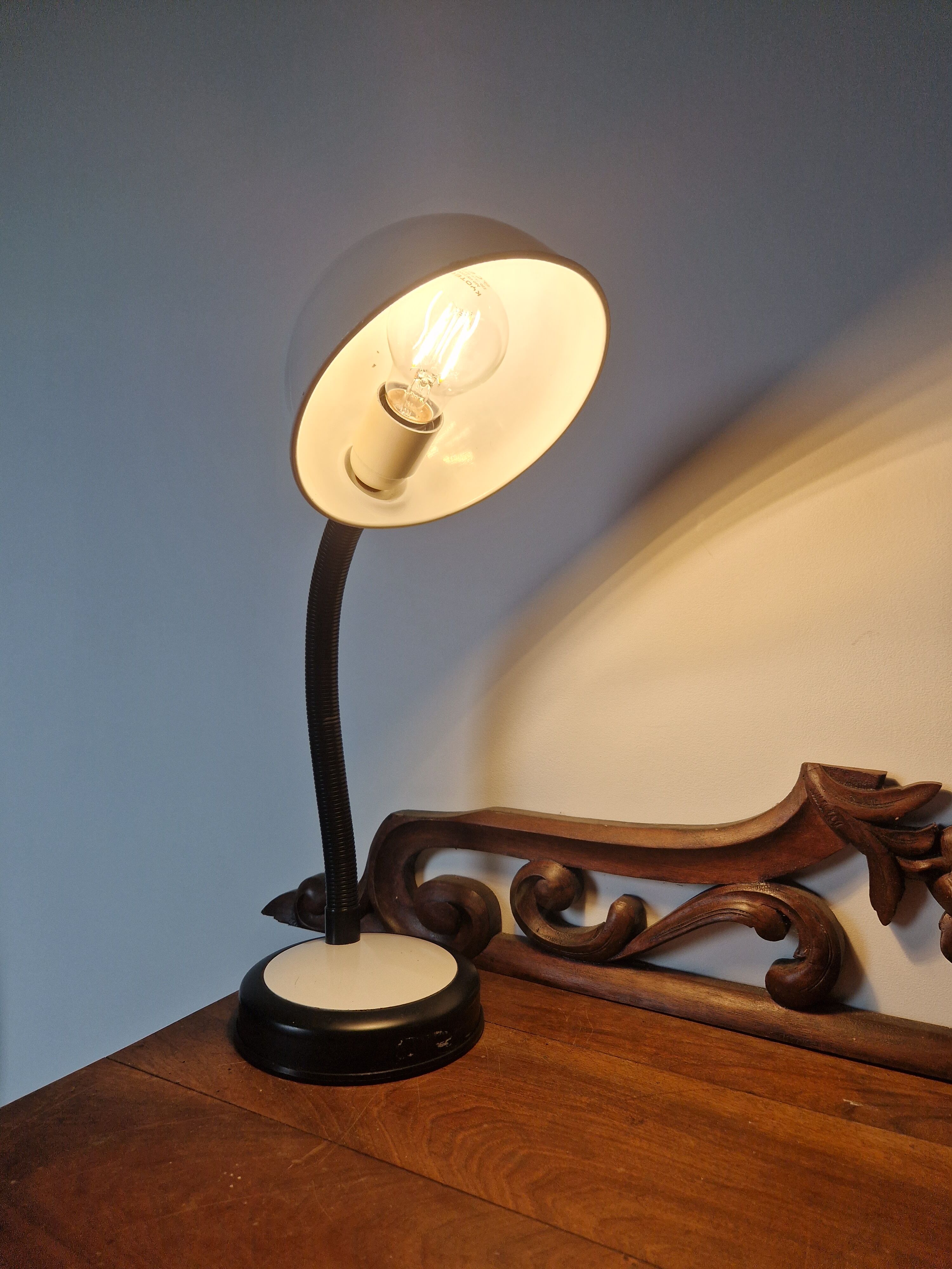 Black and white vintage desk lamp