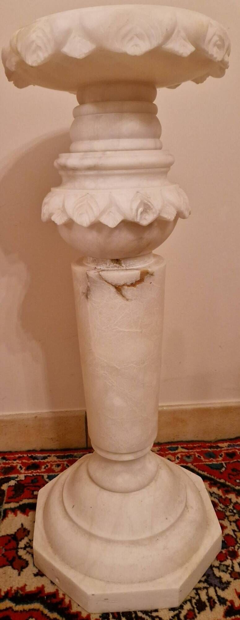 Spanish alabaster sculpted pedestal Decorative pedestal 20th century 66 cm