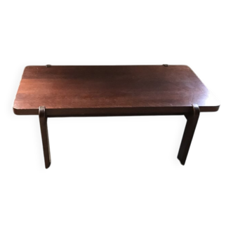 Mid-century coffee table in brown wood from the 1970s, rectangular top with rounded corners.