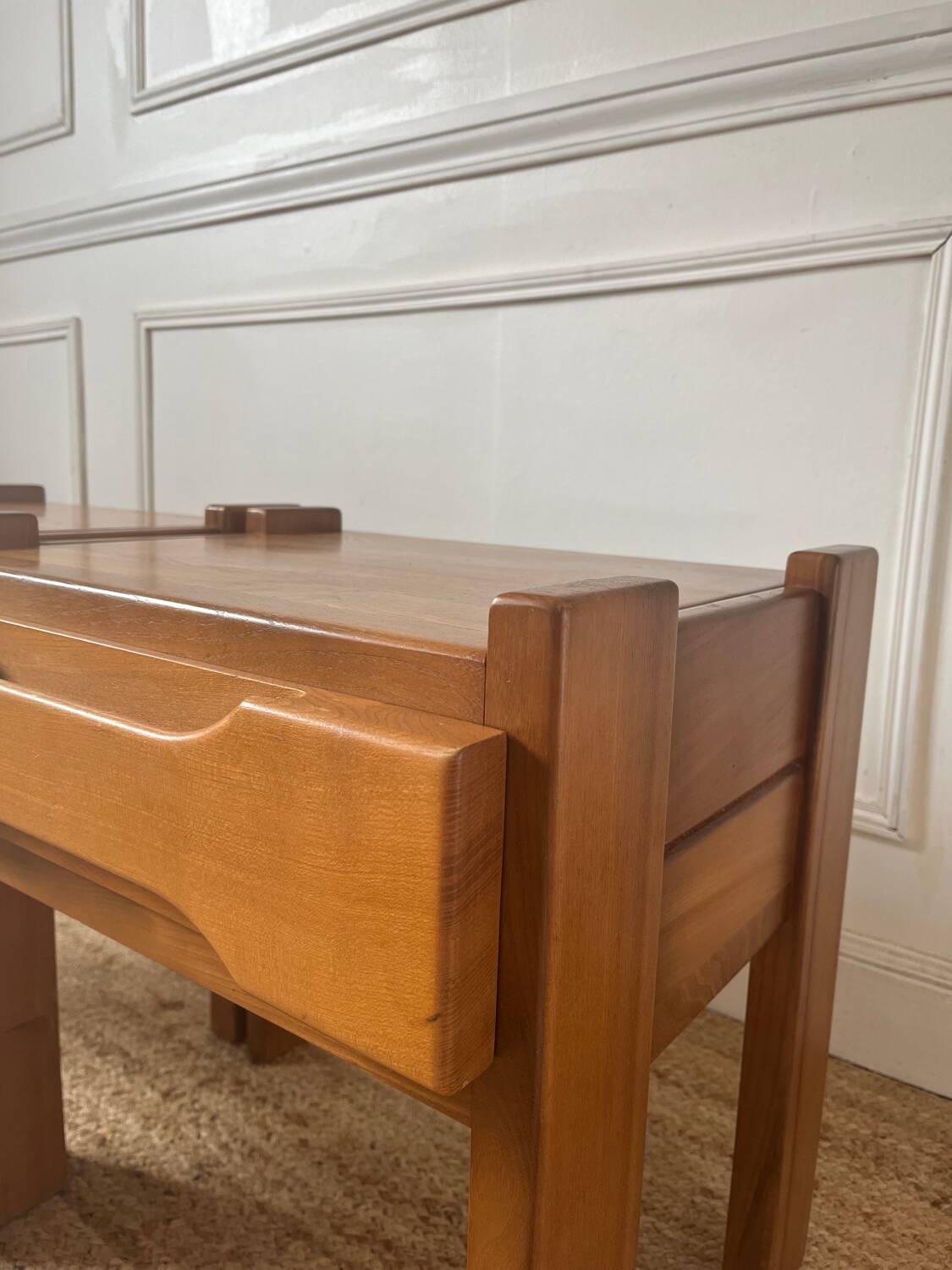 Paire de tables de chevet en orme maison regain 1970