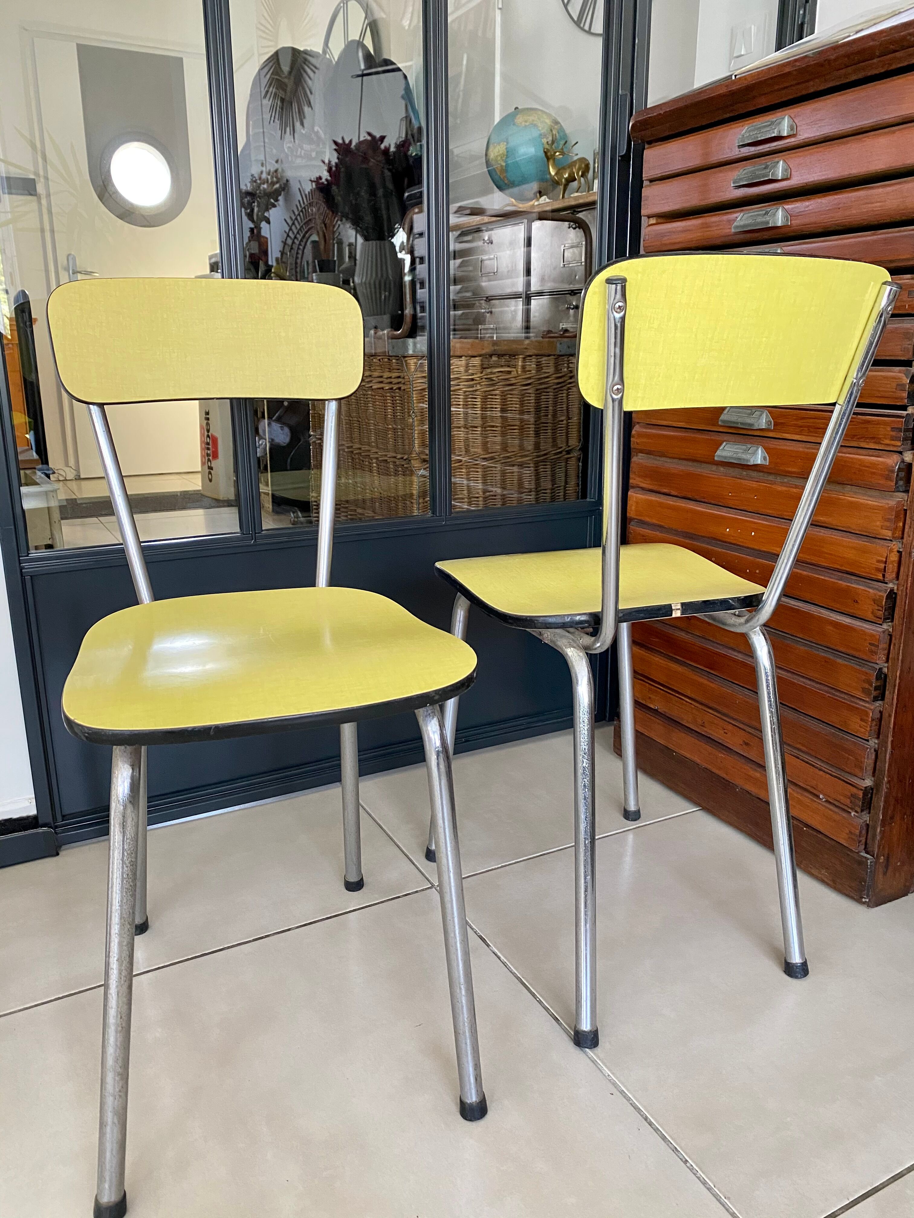 Paire de chaises formica jaune