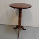 Table à vin en acajou antique