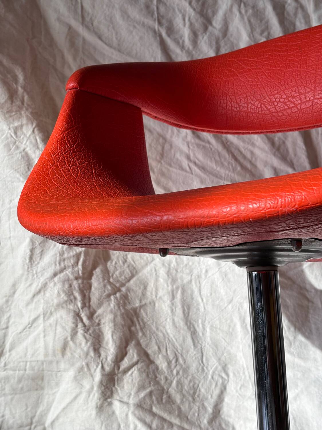 Vintage Lox Space Age orange armchair