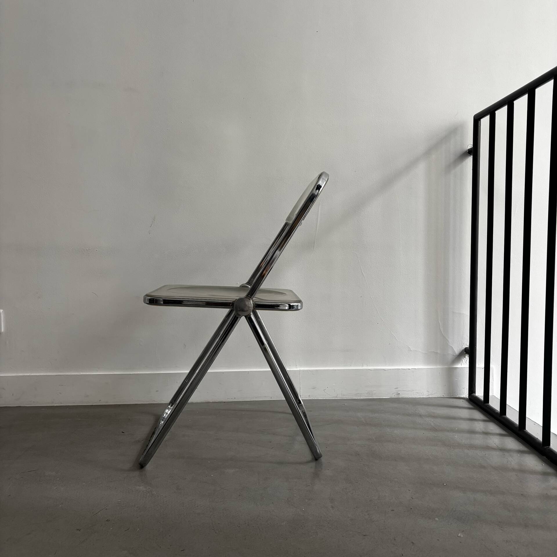 Chaises  «  Plia » par Giancarlo Piretti pour Castelli